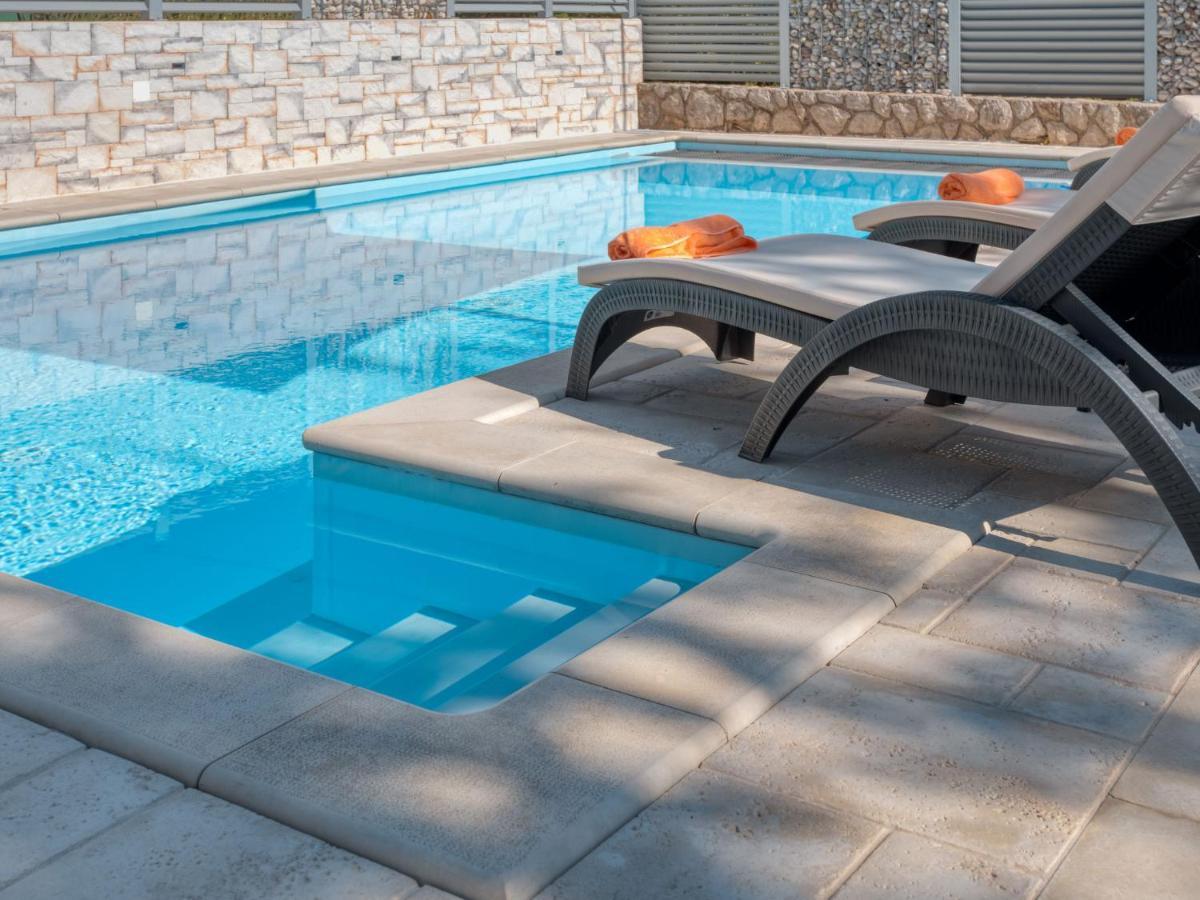 Holiday Home Lavendel - Mlk159 By Interhome Dobrinj ภายนอก รูปภาพ